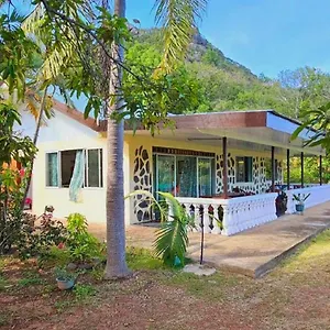 Akivai - Maison De Vacance Ua-pou Marquises Сasa de vacaciones Hakamoui